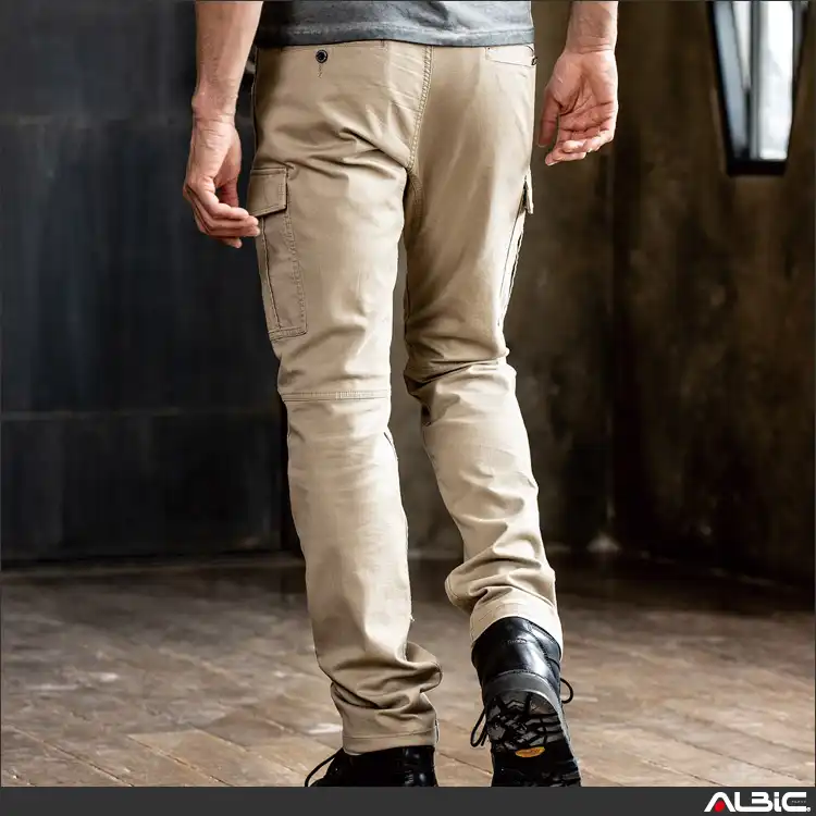 作業用 カーゴパンツ【G8015-COC】 モデル写真