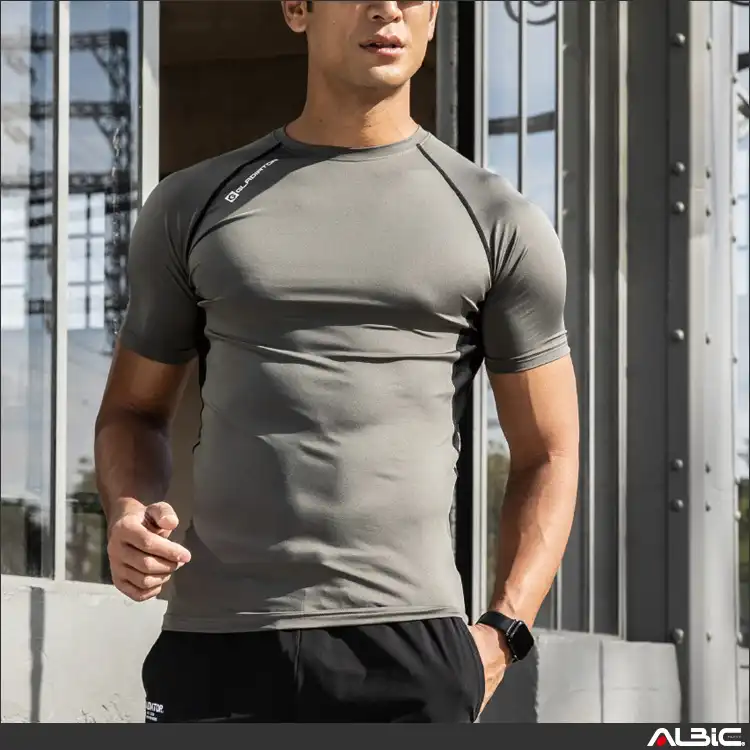 作業用 半袖コンプレッションインナー【G817-COC】 着用写真