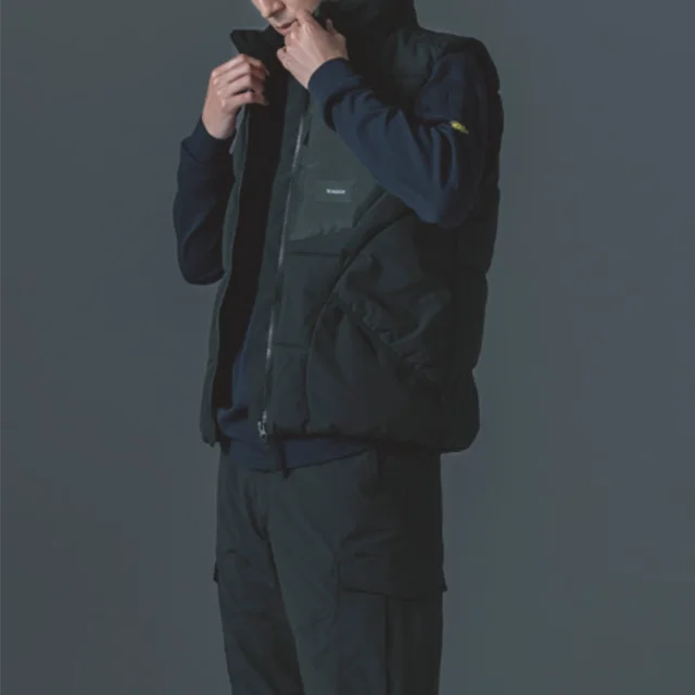 ファイバーダウンベスト 55328 シリーズ モデル着用イメージ